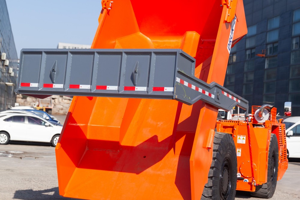 DRUK-20B Underground Dump Truck (16).jpg