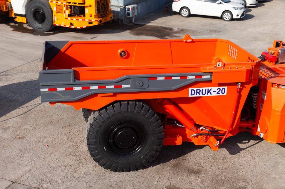 DRUK-20B Underground Dump Truck (17).jpg