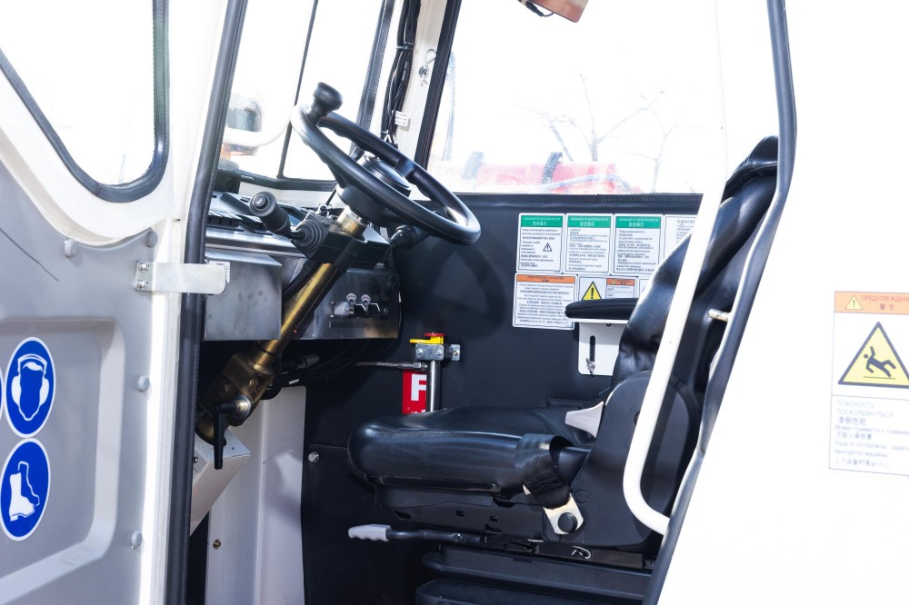 DRUK-20B Underground Dump Truck (18).jpg