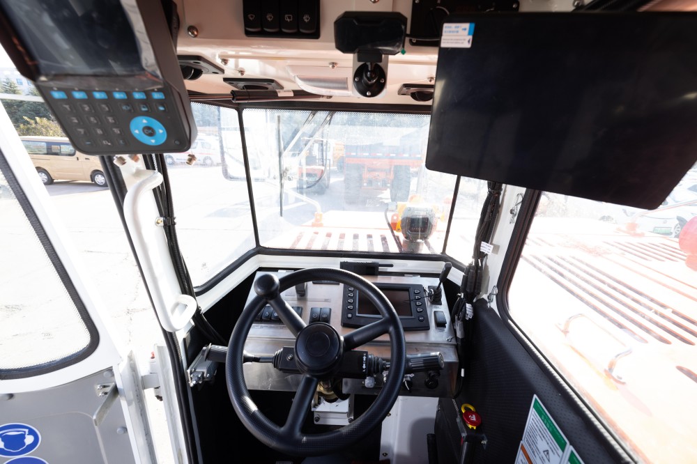 DRUK-20B Underground Dump Truck (20).jpg
