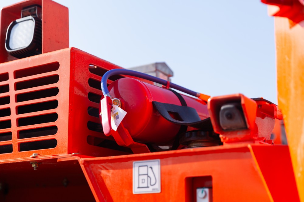 DRUK-20B Underground Dump Truck (3).jpg