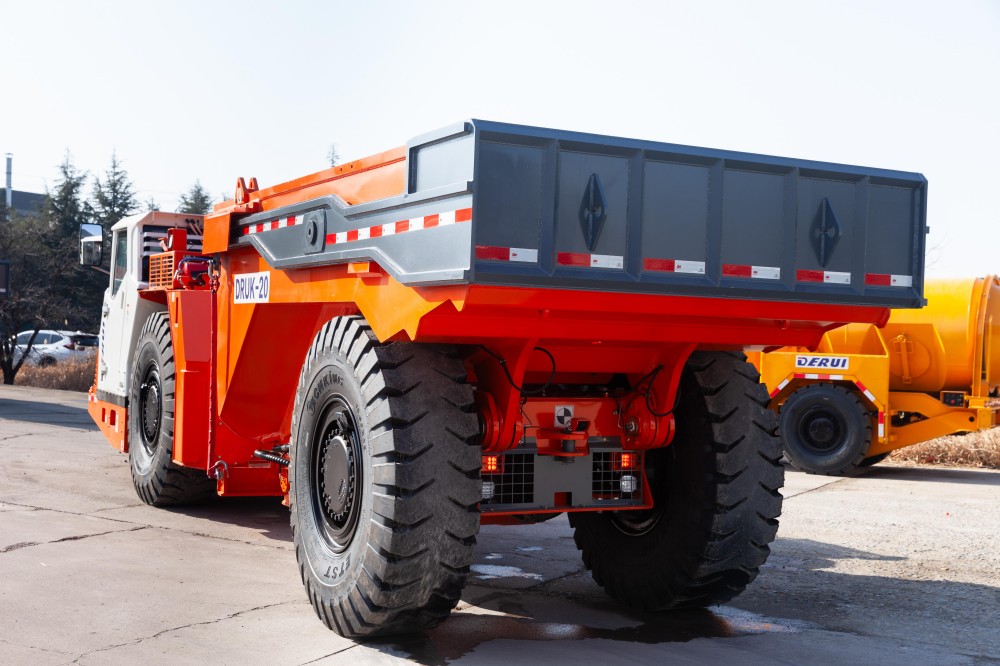 DRUK-20B Underground Dump Truck (8).jpg