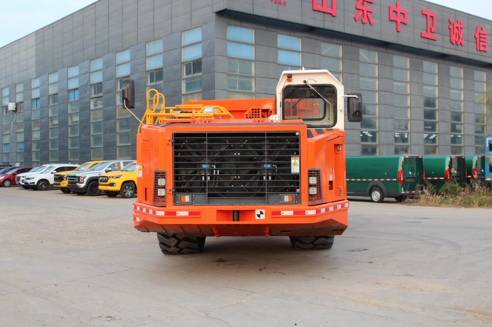 DRUK-45 Underground Dump Truck (2).JPG