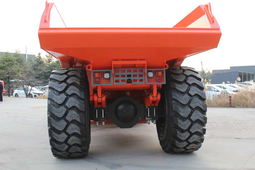 DRUK-45 Underground Dump Truck (5).JPG