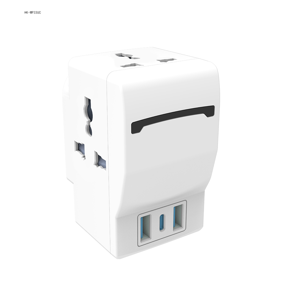 Многофункциональный дорожный адаптер 6-в-1 с 2 портами USB-A и 1 портом USB-C для путешествий.