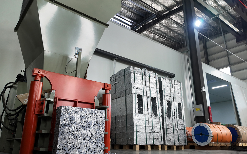 8-Aluminum-Scrap-Compactor