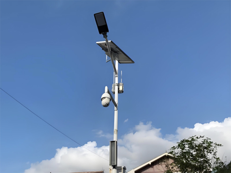 100W Solar Smart LED Street Light on 9m Pole in Downtown Area of Xian City