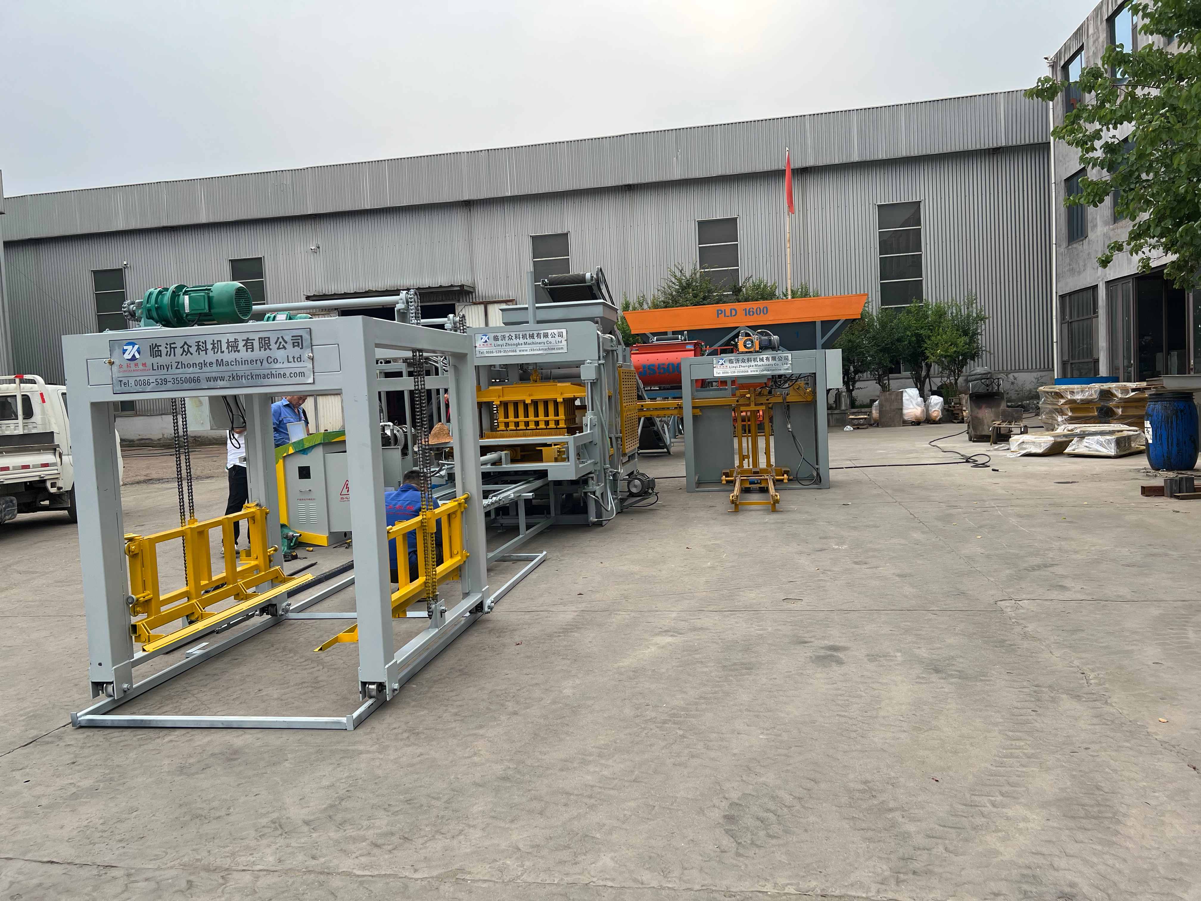 QT6-15 Hydraulic Brick Making Machine