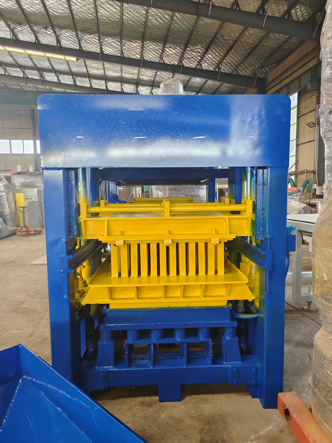 Zhongke Machinery QT8-15 Hydraulic Brick Machine