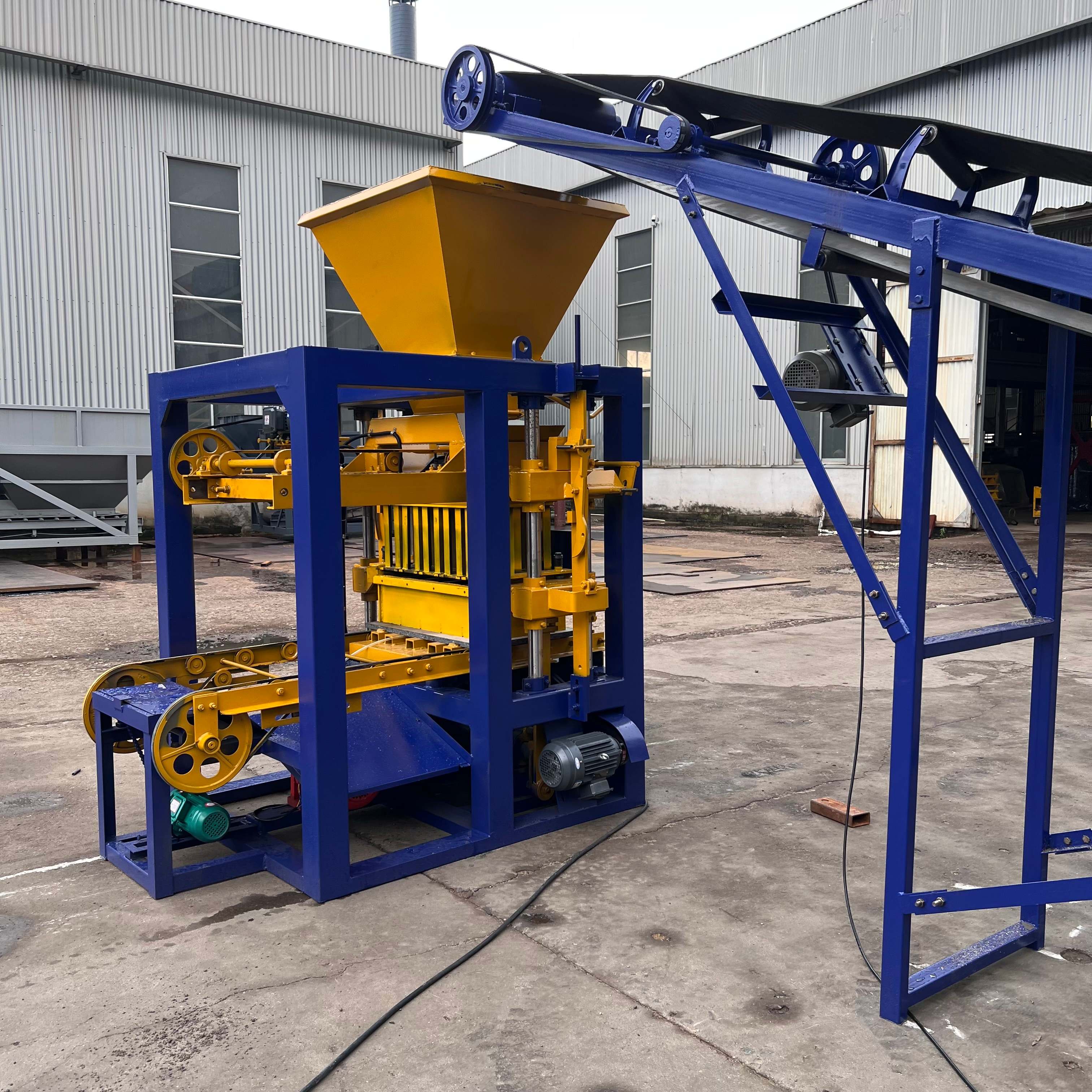 Zhongke Machinery QTJ4-24 Mechanical Brick Making Machine