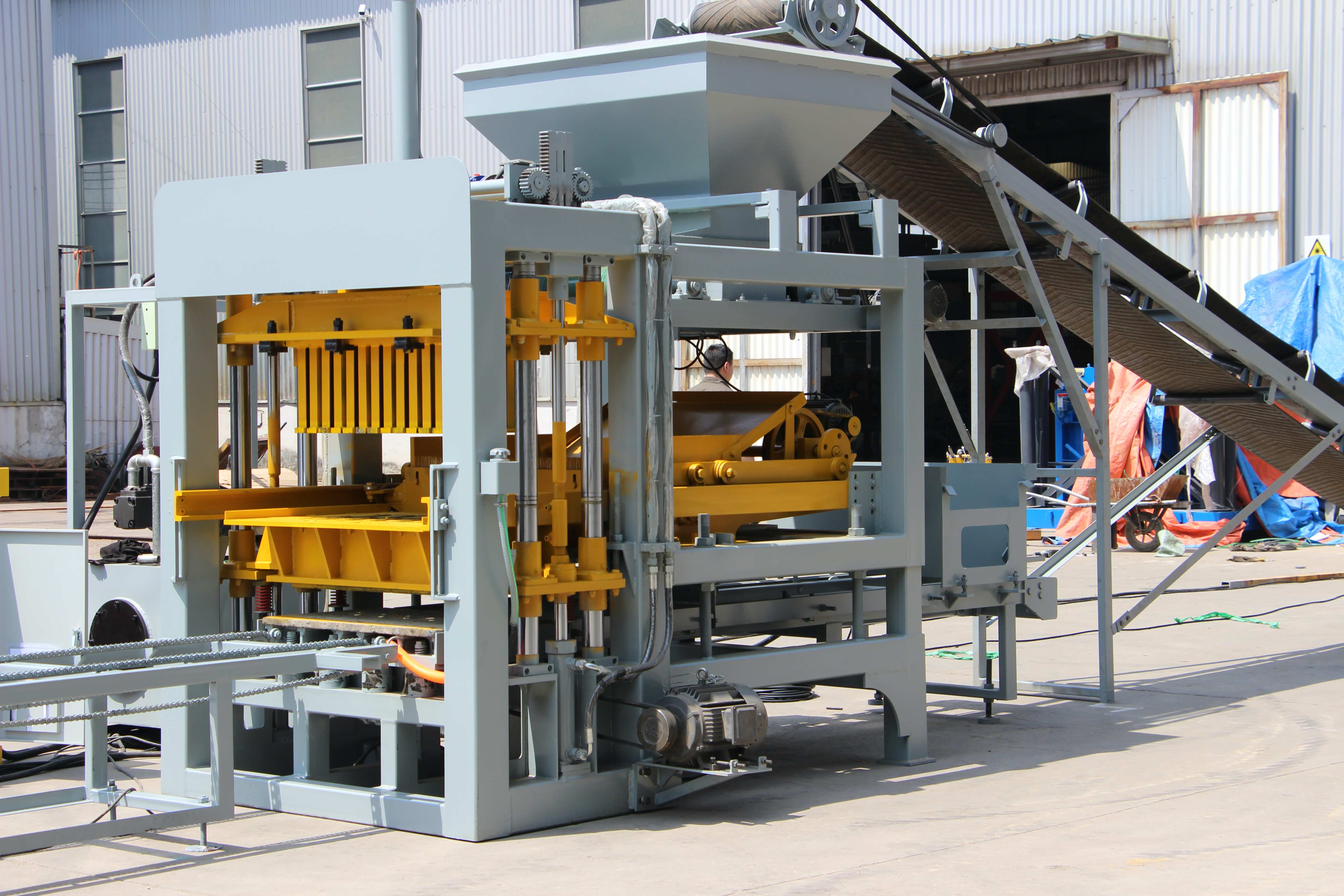 How to Choose the Best Concrete Block Machine?