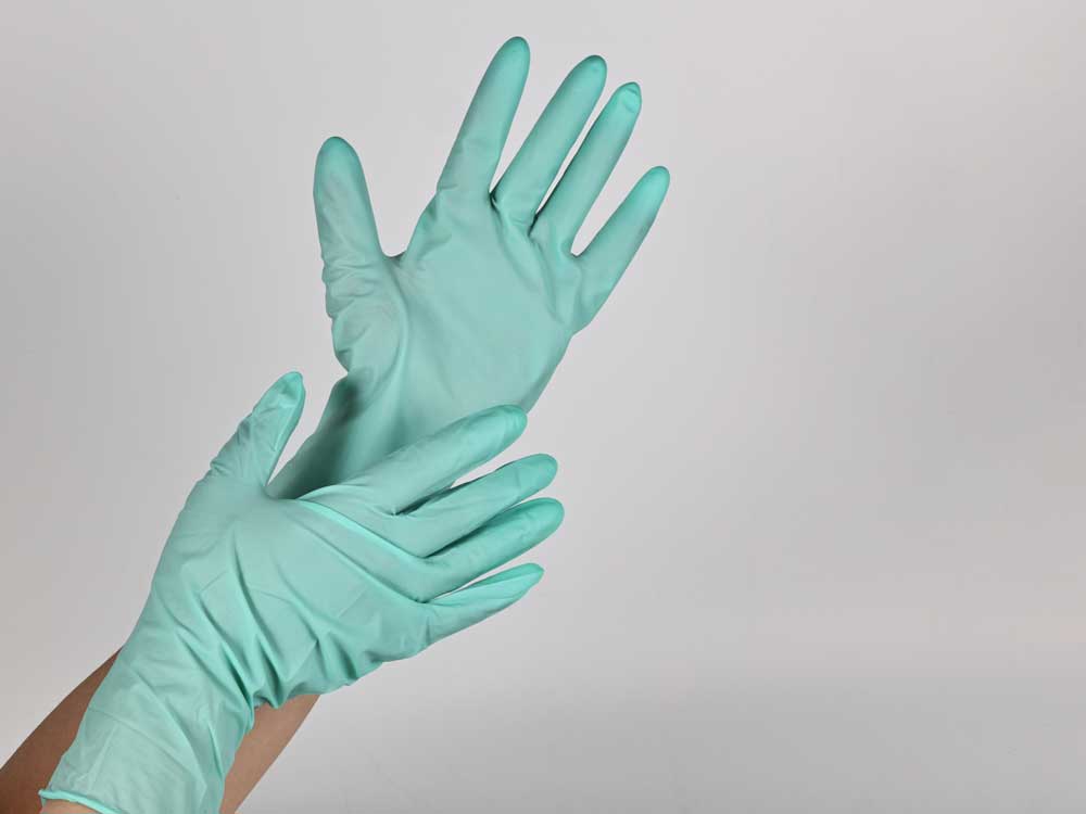 How Medical Staff Should Don Nitrile Gloves During Surgery to Prevent Bacterial Cross-Infection