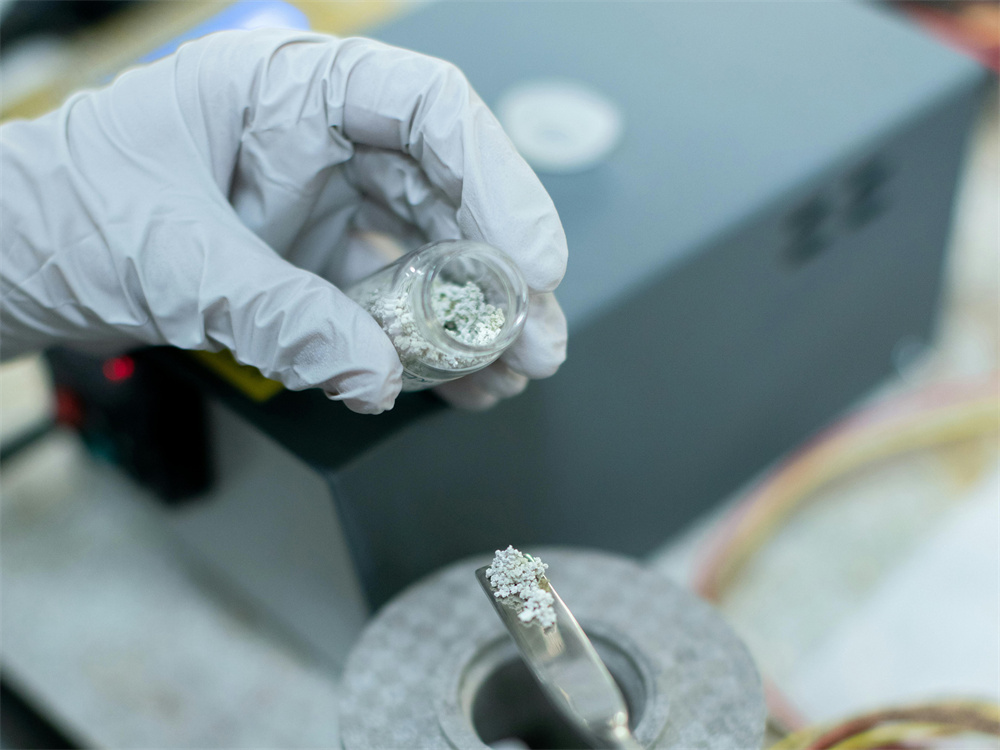 Disposable Nitrile Glove For Electronics Industrial Use (5)