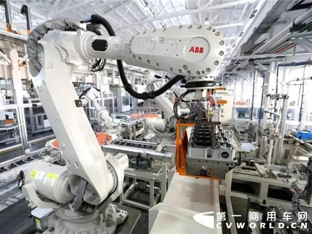 Yuchai YC6 Series Engine (13)