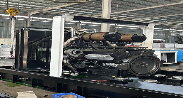 mampson开架柴油机展示图.jpg