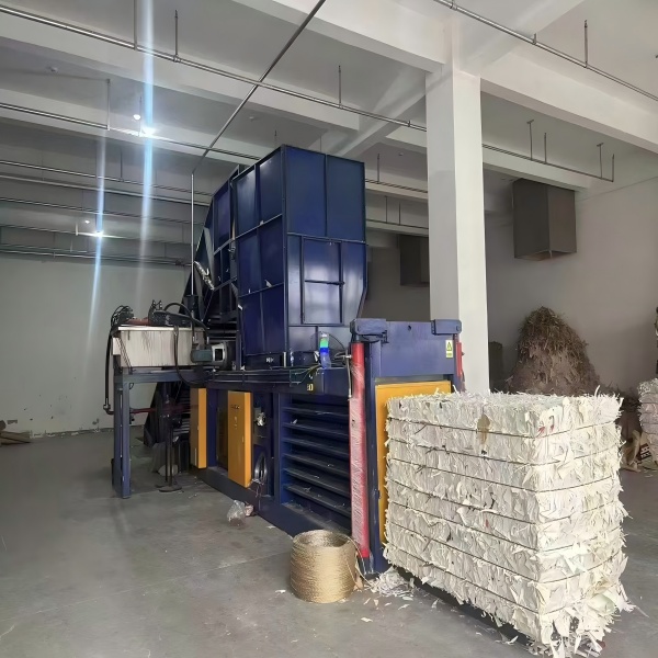 Film baling machine (32)(1).jpg