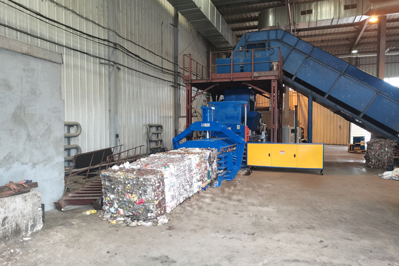 Hydraulic-baler-(3)