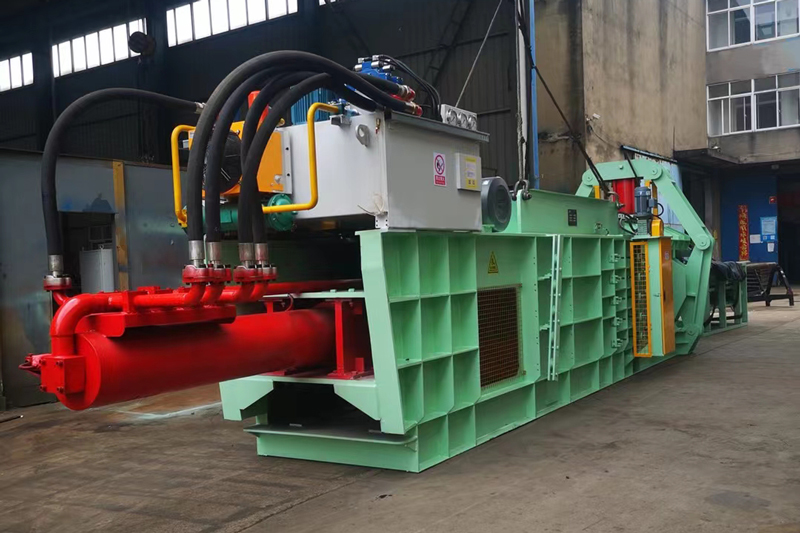 Hydraulic-baler-(8)