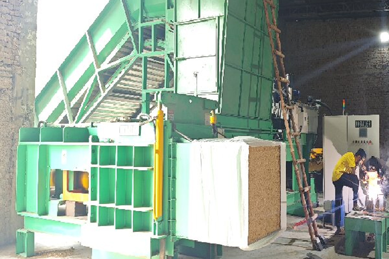 Alfalfal Hay Baling Machine Meets The Needs Of Family Farms