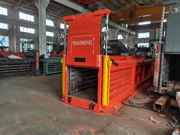 Semi-Automatic Horizontal Baler (89).jpg