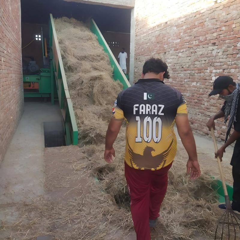 Straw bagging machine (2)(1)