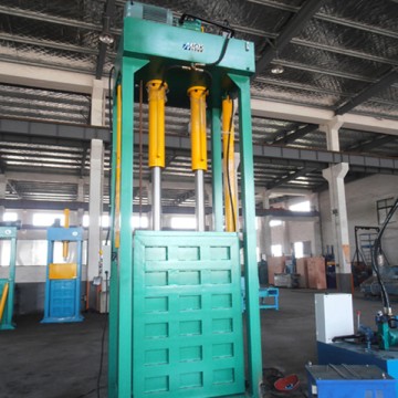 NK120LT Lifting Chamber Baling Machine