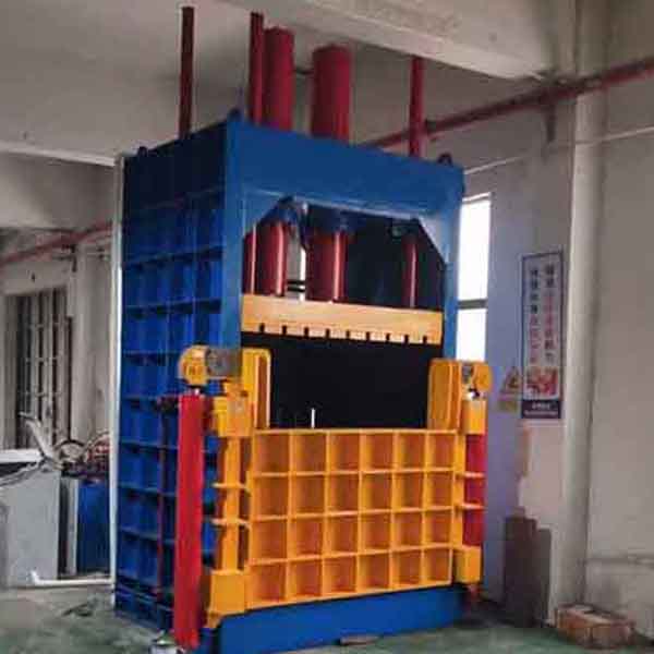 vertical metal baler (4)
