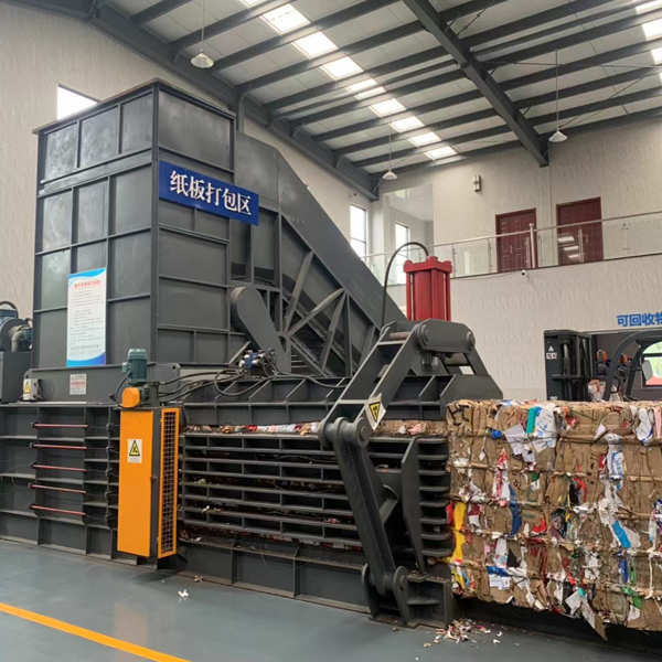 What Are The Differences Between Fully Automatic And Semi-Automatic Plastic Bottle Baling Machines?