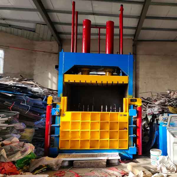 vertical metal baler (9).jpg
