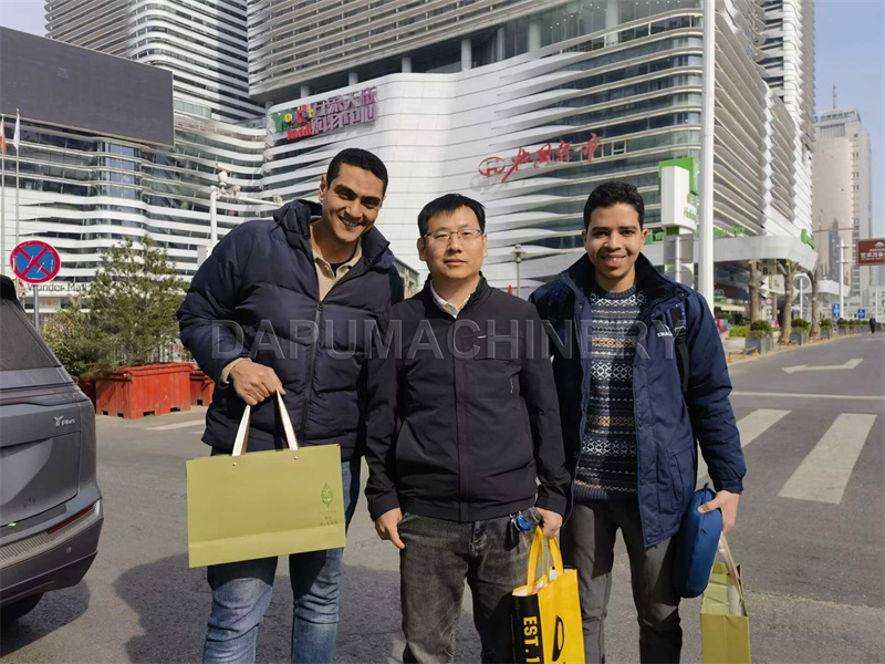 Egyptian customers shop at a Chinese shopping mall.jpg