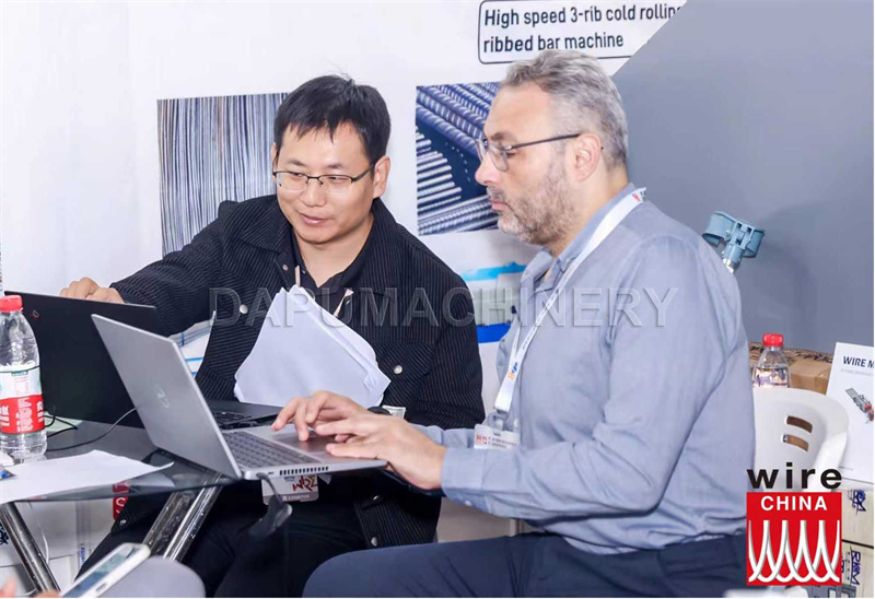 Egyptian-customers-visit-DAPU-booth-at-Wire-China-Exhibition.jpg