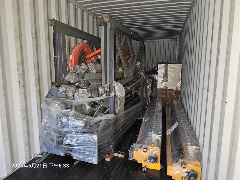 Images of two ribbed rebar processing machines packed in a box.jpg
