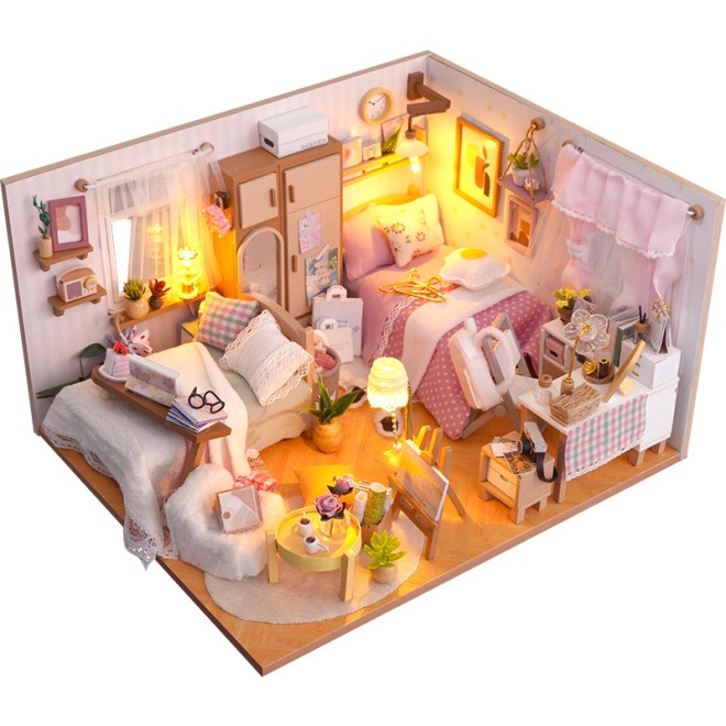 Professional Customization of Wooden Dollhouse Miniature Scenes