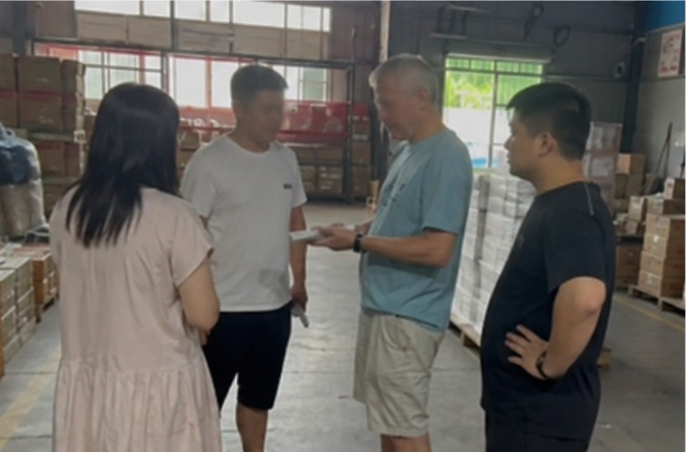 blog-case-image-2-warehouse-discussion