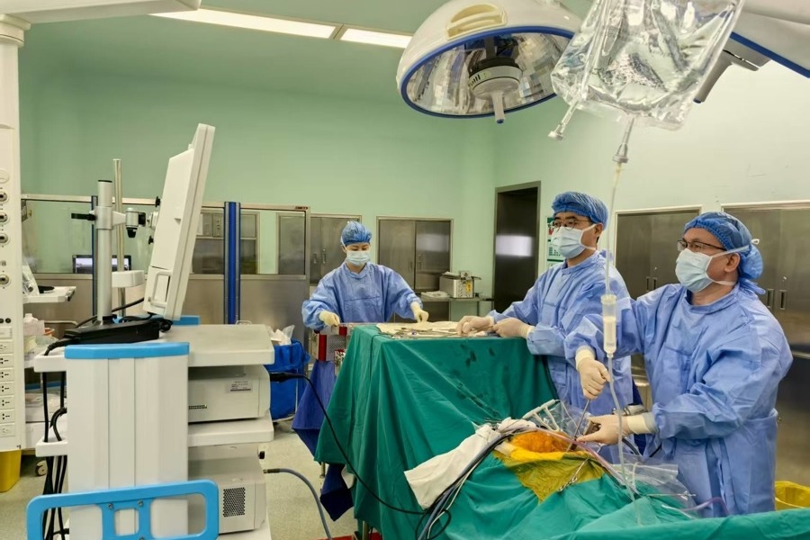 Less-invasive spine surgery tech benefiting patients