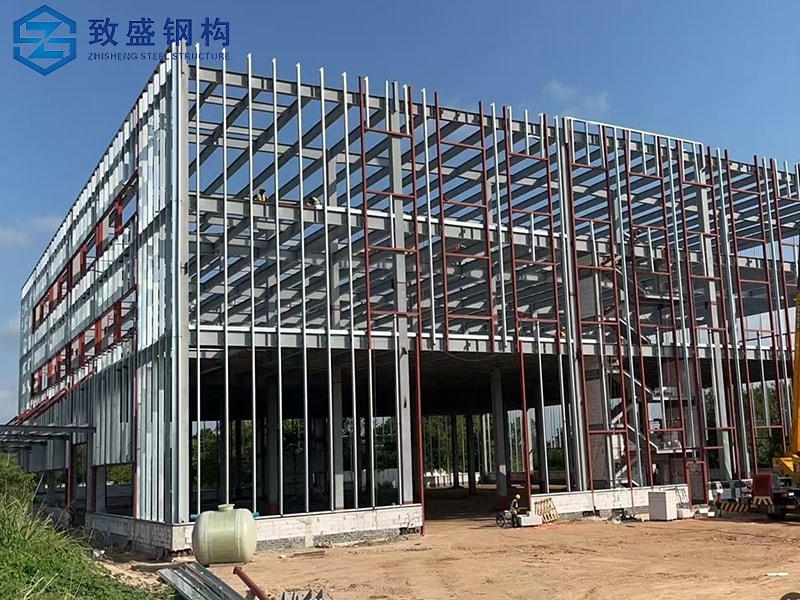 Structure verticale en acier sur mesure...