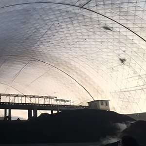 interieur van de luchtkoepel van de kolenopslag.jpg