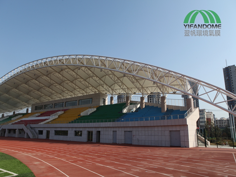 Fully covered grandstand with steel membrane