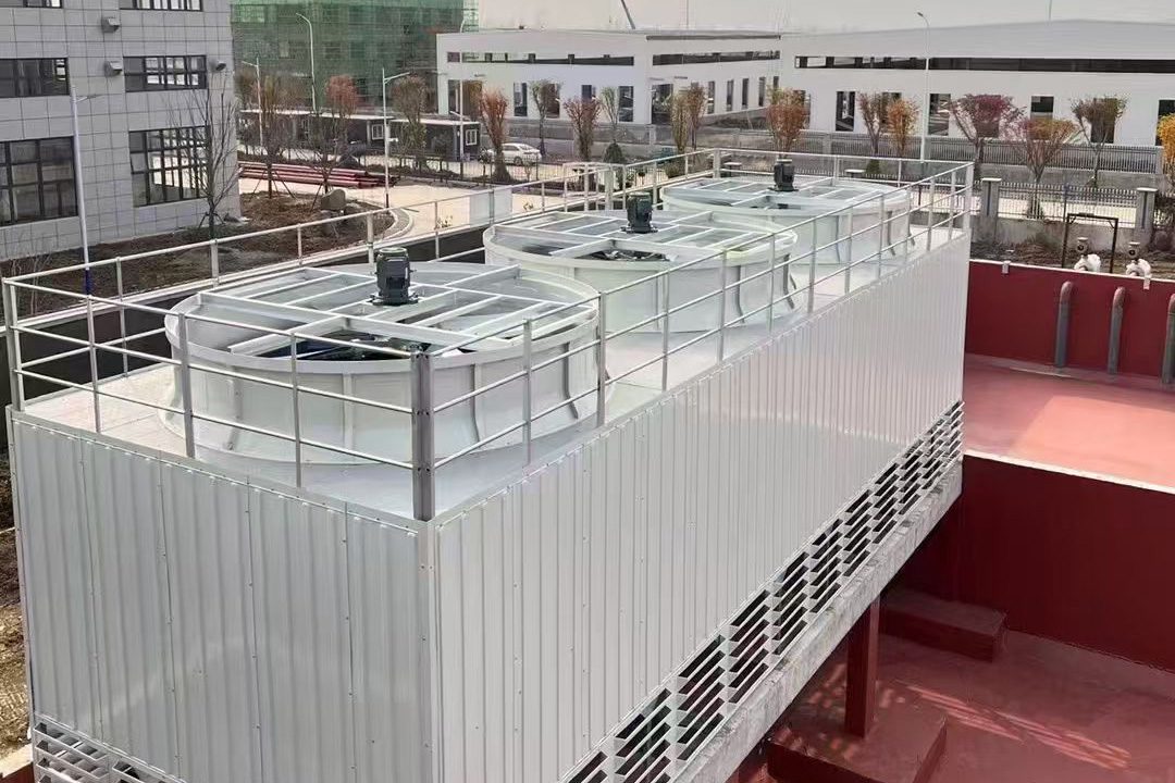 Projek Pembinaan Menara Penyejuk Industri di Indonesia