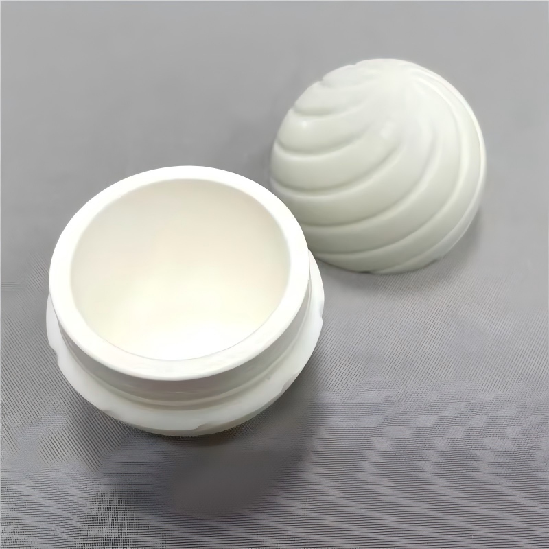 Capsule de recharge en fibres naturelles dégradables pour crème pour le visage.jpg