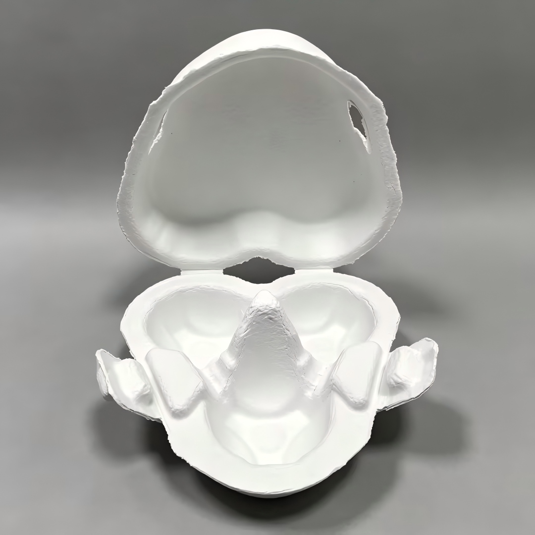 3-cell clamshell egg packaging.jpg