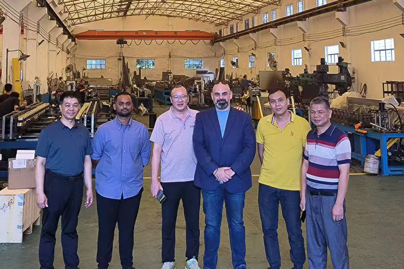 Group-Photo-with-Clients4