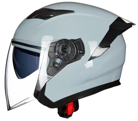 Pay attention to safe motorcycle driving and equip yourself with all the equipment before going on the road