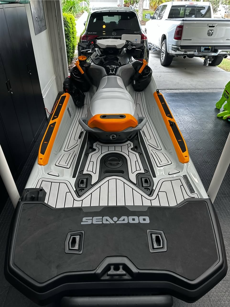 HZ Shark Strengthens Its Production Support for Custom Orders