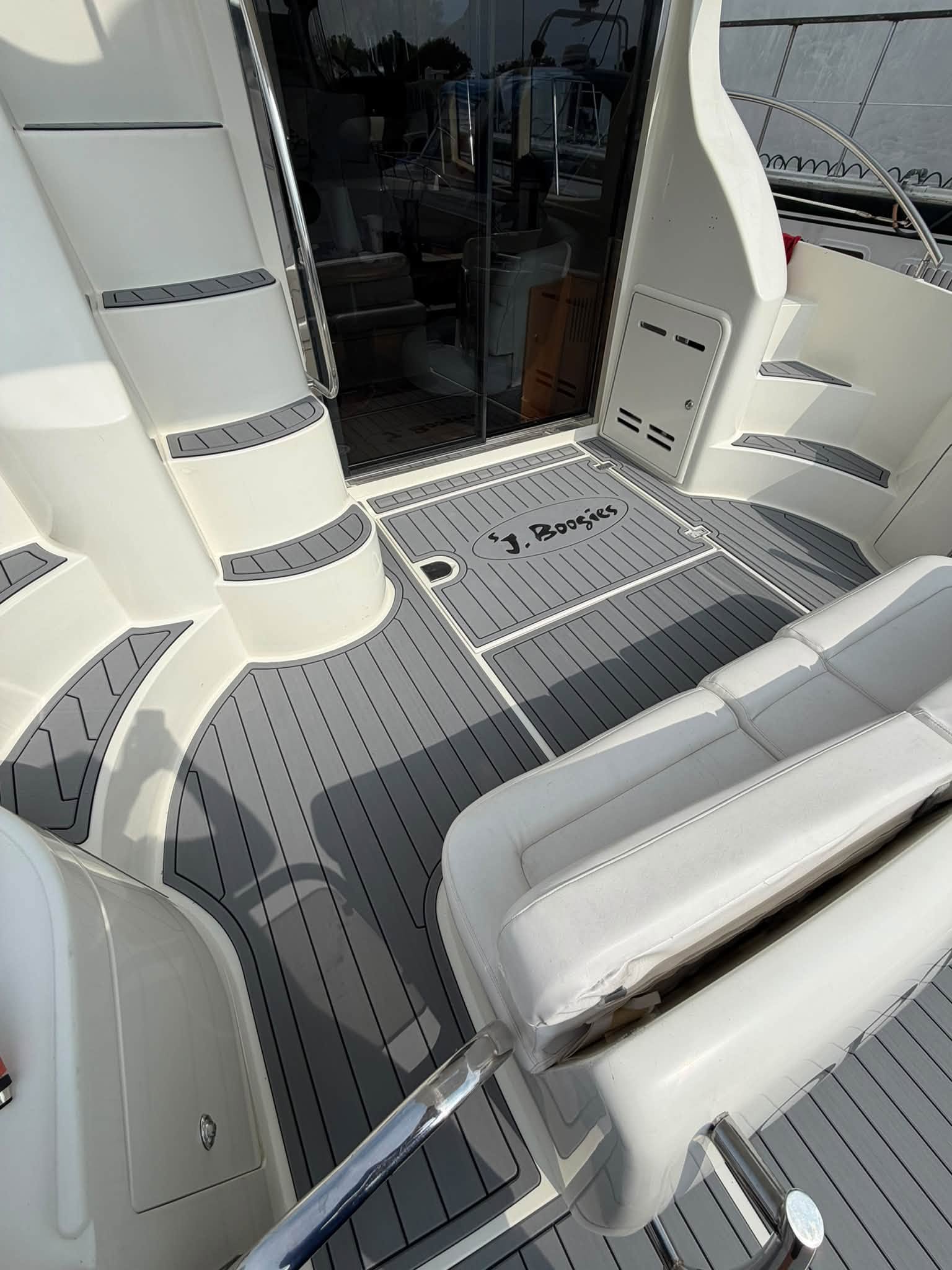 How Marine Decking Influences the Overall Look of a Boat