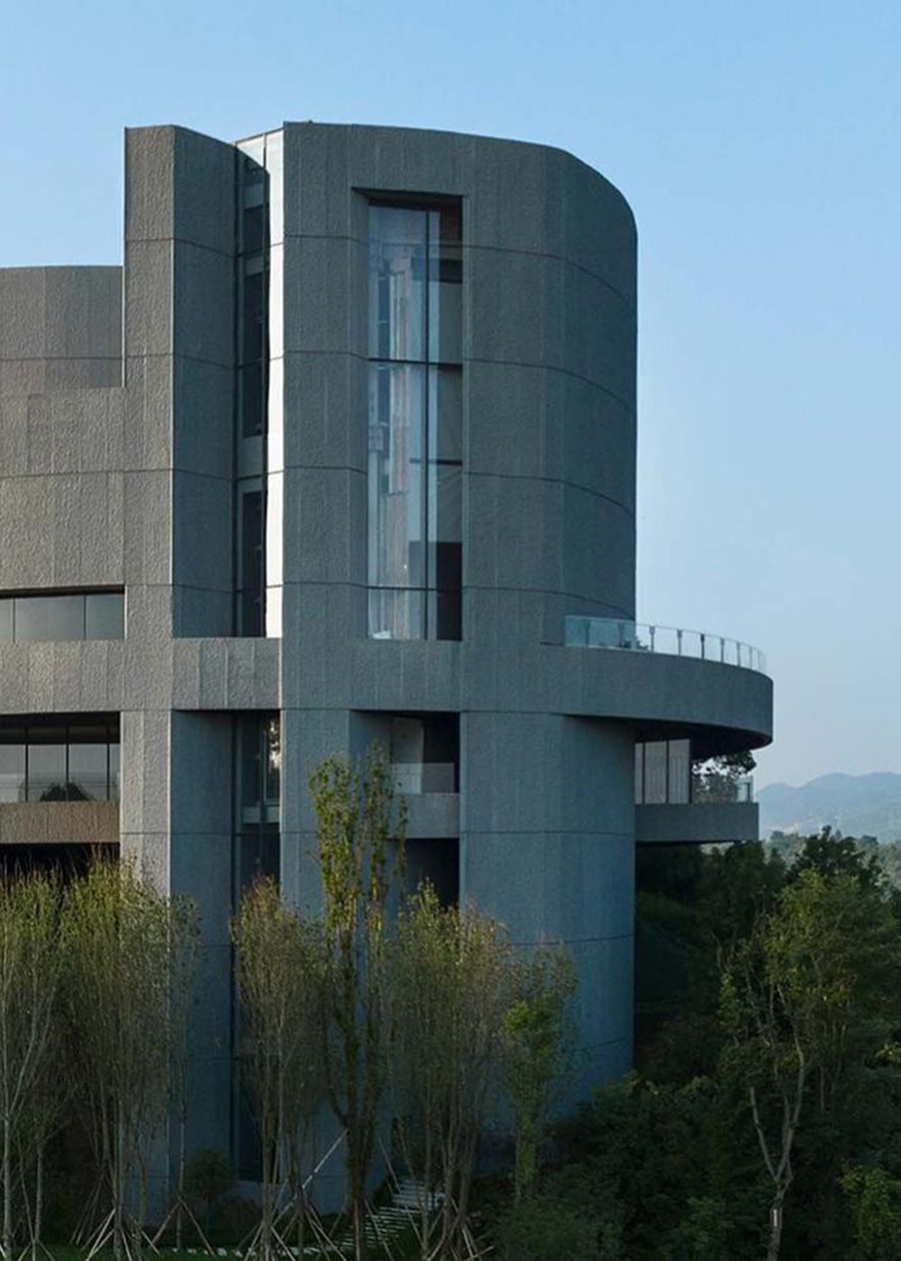 Rugged Stone Sculpture for Scenic Architecture