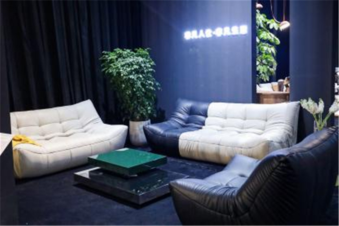 Customized Exhibition Sofas Where Comfort Meets Brand Identity (3)5bf