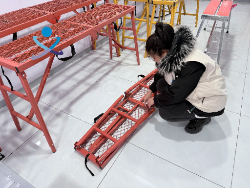 Folding stool (11)