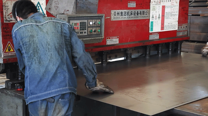 Raw material cutting
