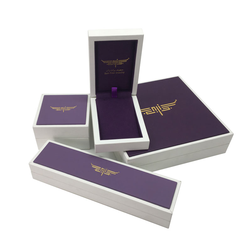 Custom Jewelry Gift Boxes That Supercharge Your Brand Unboxing Experience (2).jpg
